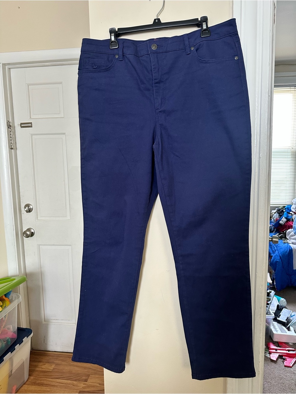 Gloria Vanderbilt Women's Straight-Leg Jeans in Navy NWOT
